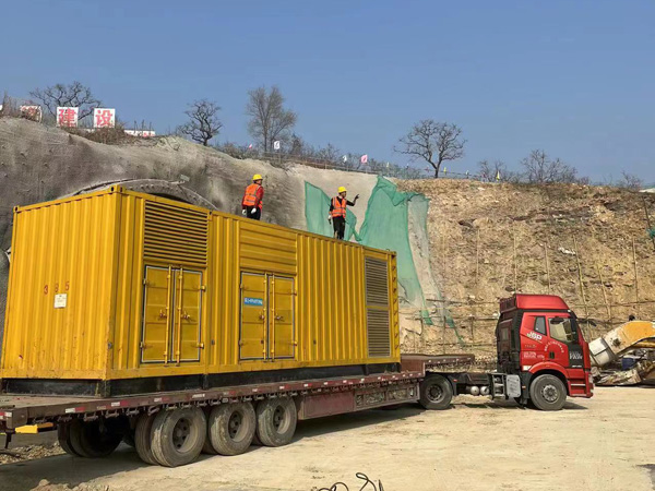 老城发电机租赁如何根据测试结果判断机油泵的工作状态是否正常？