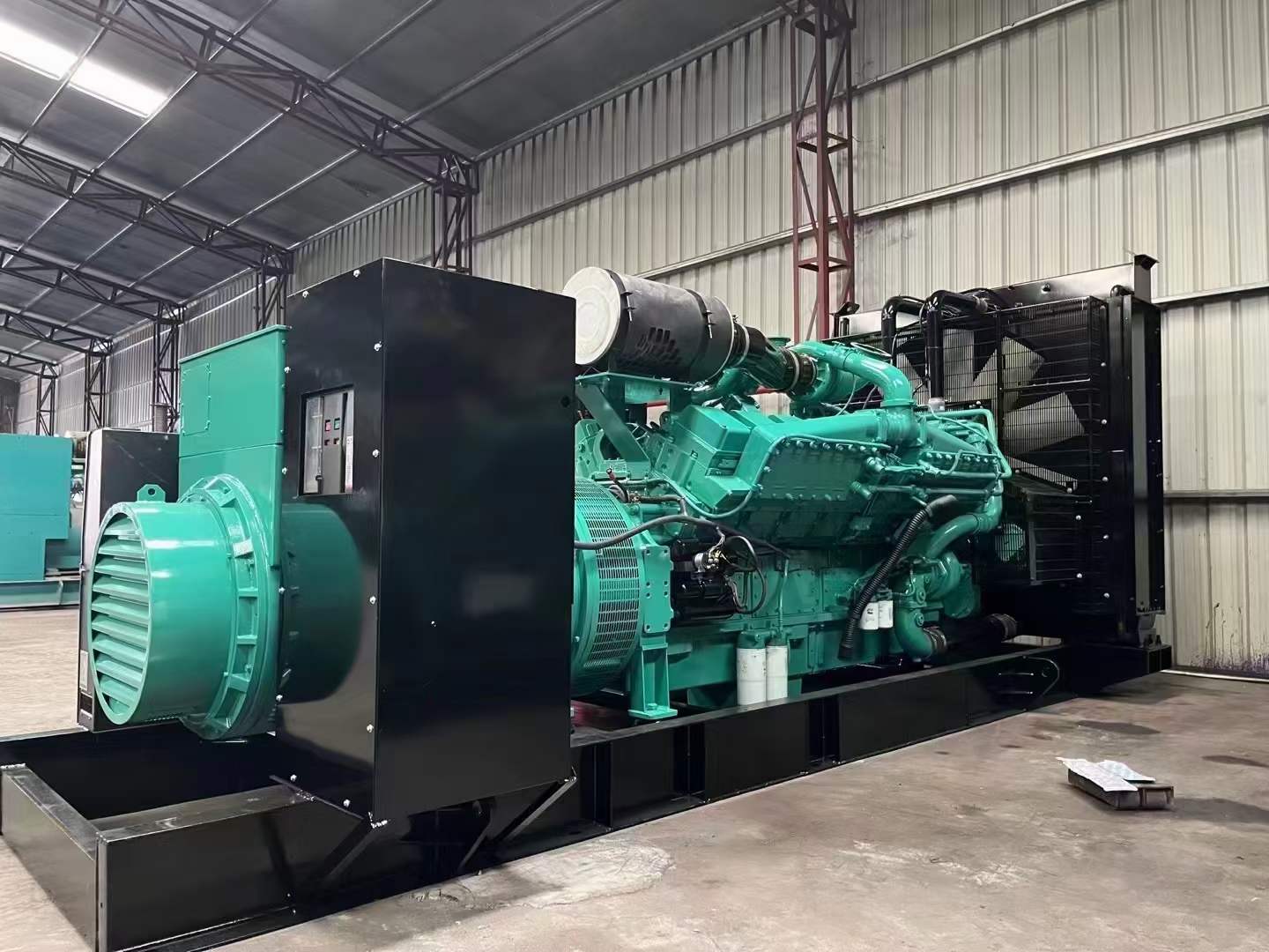 老城如何降低 800kW 柴油发电机输出电流的波动？