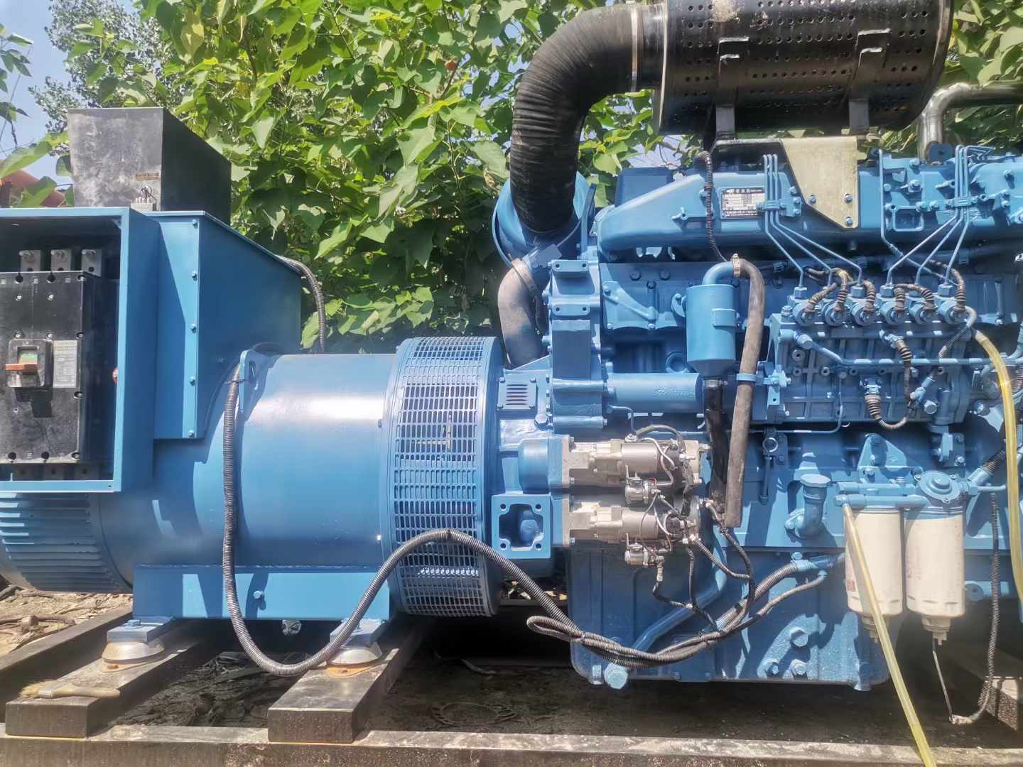 老城详细说明降低 800kW 柴油发电机输出电流波动的方法