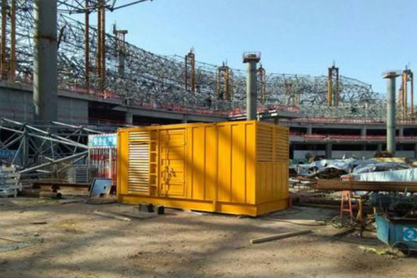 老城发电机出租如何判断空气滤清器是否需要更换？