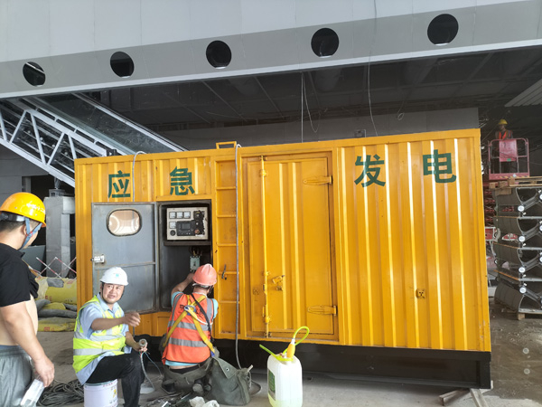 老城怎样判断空气滤清器是否需要更换？